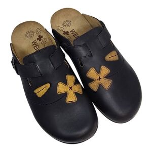 Dr. WEIL Black Mules with Tan Accents